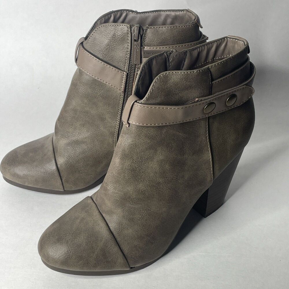 Breckelle Two Toned Boots Brown Size 8 Heel Bootie Snap Zip